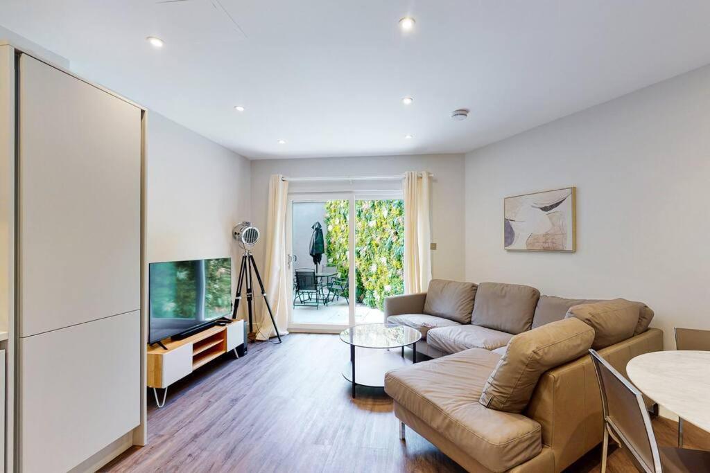 Elegant 2Bed Flat 10Min To Wimbledon Tennis Courts Лондон Екстериор снимка